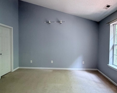 3409 Whitney Avenue - Photo Thumbnail 10
