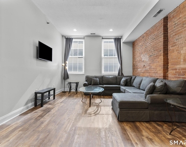 196 Crown Street - Photo Thumbnail 14
