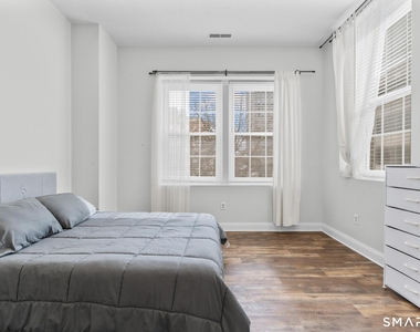 196 Crown Street - Photo Thumbnail 16