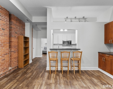 196 Crown Street - Photo Thumbnail 5