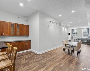 196 Crown Street - Photo Thumbnail 6