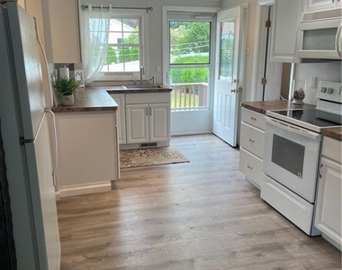 16 Clearwater Road - Photo Thumbnail 4