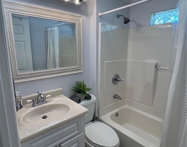 16 Clearwater Road - Photo Thumbnail 5