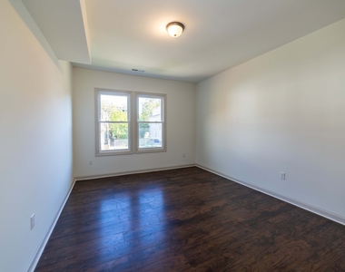 84 Sheffield Avenue - Photo Thumbnail 6