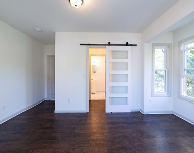 84 Sheffield Avenue - Photo Thumbnail 4