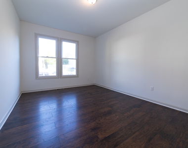 84 Sheffield Avenue - Photo Thumbnail 18