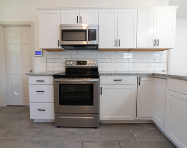 84 Sheffield Avenue - Photo Thumbnail 3