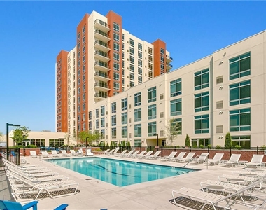 100 Commons Park - Photo Thumbnail 10