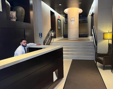 East 71st Street - Photo Thumbnail 16