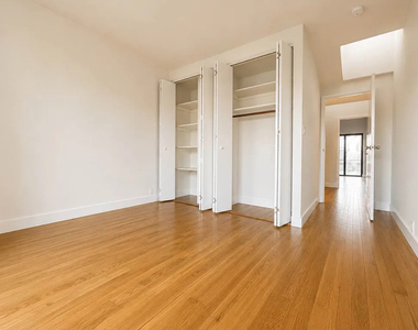201 East 12th Street - Photo Thumbnail 8