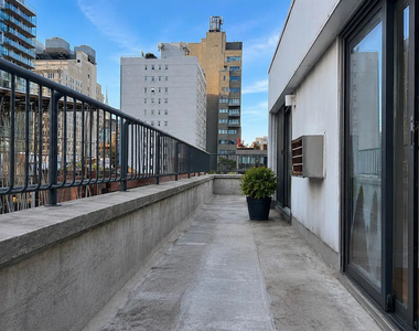 201 East 12th Street - Photo Thumbnail 3