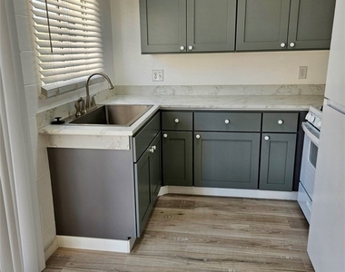 820 A Avenue - Photo Thumbnail 1