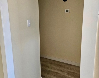 820 A Avenue - Photo Thumbnail 12