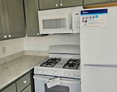 820 A Avenue - Photo Thumbnail 3