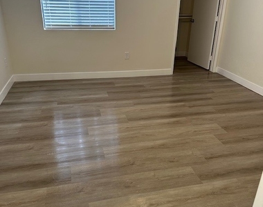 950 Seven Hills Dr. - Photo Thumbnail 4