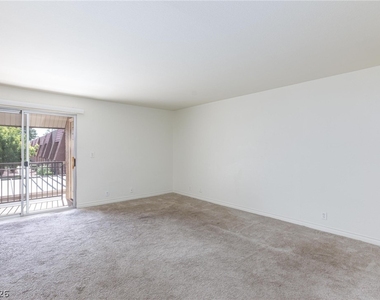 5240 Indian River Drive - Photo Thumbnail 11