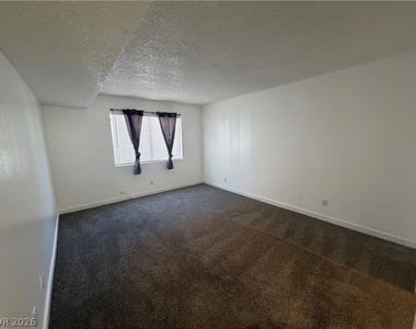 1405 Vegas Valley Drive - Photo Thumbnail 15