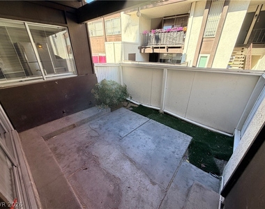 1405 Vegas Valley Drive - Photo Thumbnail 30