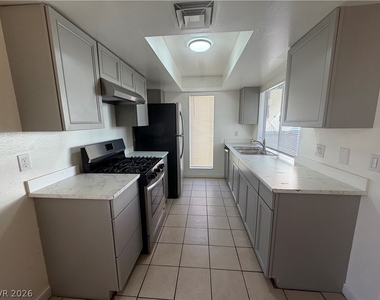 1405 Vegas Valley Drive - Photo Thumbnail 12