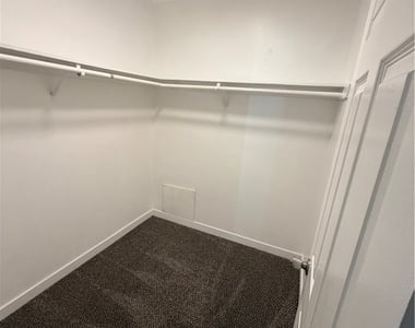 1405 Vegas Valley Drive - Photo Thumbnail 18