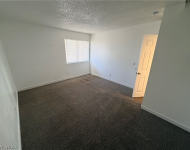 1405 Vegas Valley Drive - Photo Thumbnail 24