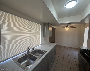 1405 Vegas Valley Drive - Photo Thumbnail 13