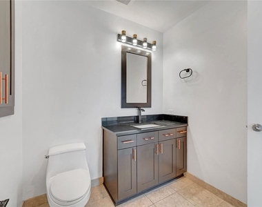 4575 Dean Martin Drive - Photo Thumbnail 25