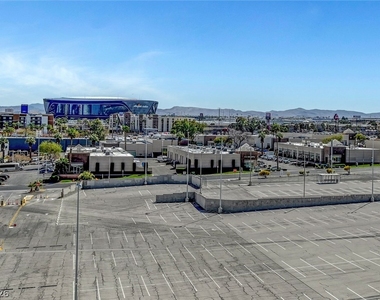 4575 Dean Martin Drive - Photo Thumbnail 31