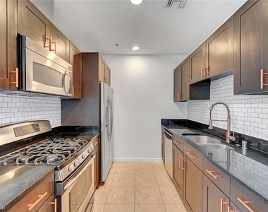 4575 Dean Martin Drive - Photo Thumbnail 14