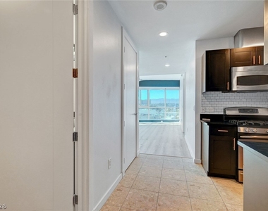 4575 Dean Martin Drive - Photo Thumbnail 11