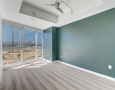 4575 Dean Martin Drive - Photo Thumbnail 19