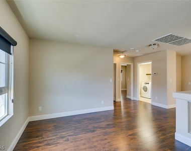 6038 Belvedere Canyon Avenue - Photo Thumbnail 25