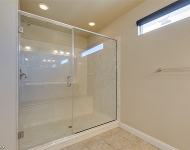 6038 Belvedere Canyon Avenue - Photo Thumbnail 16