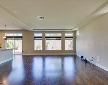 6038 Belvedere Canyon Avenue - Photo Thumbnail 4