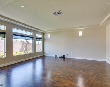6038 Belvedere Canyon Avenue - Photo Thumbnail 32