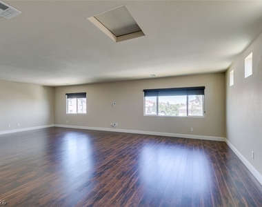 6038 Belvedere Canyon Avenue - Photo Thumbnail 33