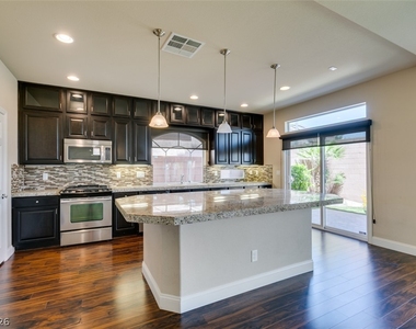 6038 Belvedere Canyon Avenue - Photo Thumbnail 13