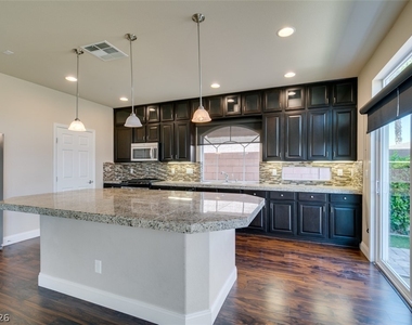 6038 Belvedere Canyon Avenue - Photo Thumbnail 14
