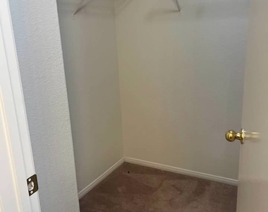 10021 Via Toro Avenue - Photo Thumbnail 78