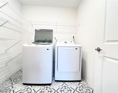5888 Becklow Gardens Avenue - Photo Thumbnail 14