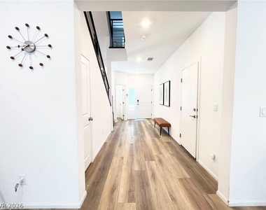5888 Becklow Gardens Avenue - Photo Thumbnail 4