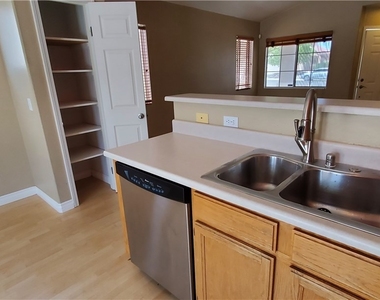 8909 Colorful Pines Avenue - Photo Thumbnail 7