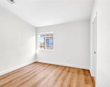 3037 Aloha Avenue - Photo Thumbnail 11
