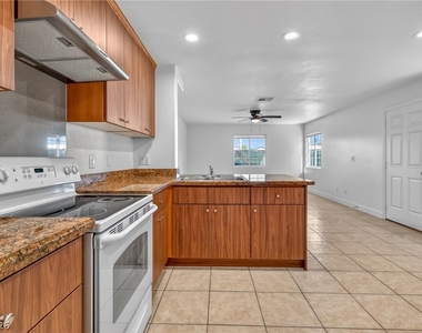 3037 Aloha Avenue - Photo Thumbnail 4