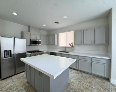 5352 Magnolia Crossing Street - Photo Thumbnail 6