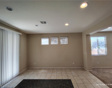 9626 Abbey Pond Avenue - Photo Thumbnail 3