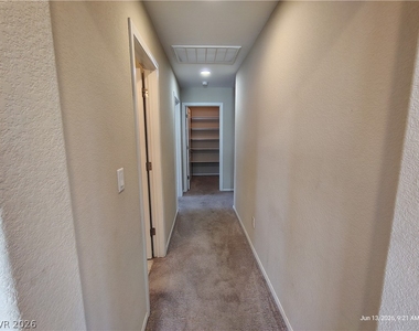 9626 Abbey Pond Avenue - Photo Thumbnail 16