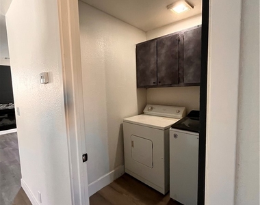 6233 Ilanos Lane - Photo Thumbnail 10