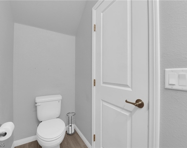3032 Cipro Avenue - Photo Thumbnail 16