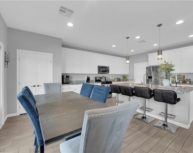 3032 Cipro Avenue - Photo Thumbnail 6